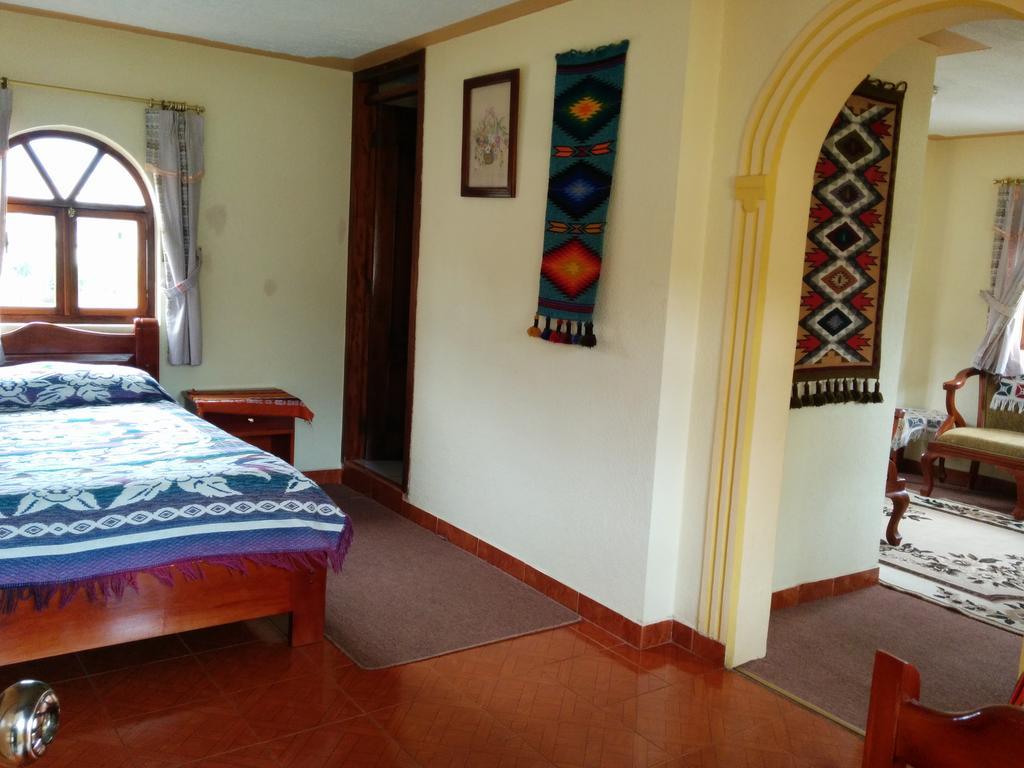 Hostal Curinan โอตาวาโล ภายนอก รูปภาพ