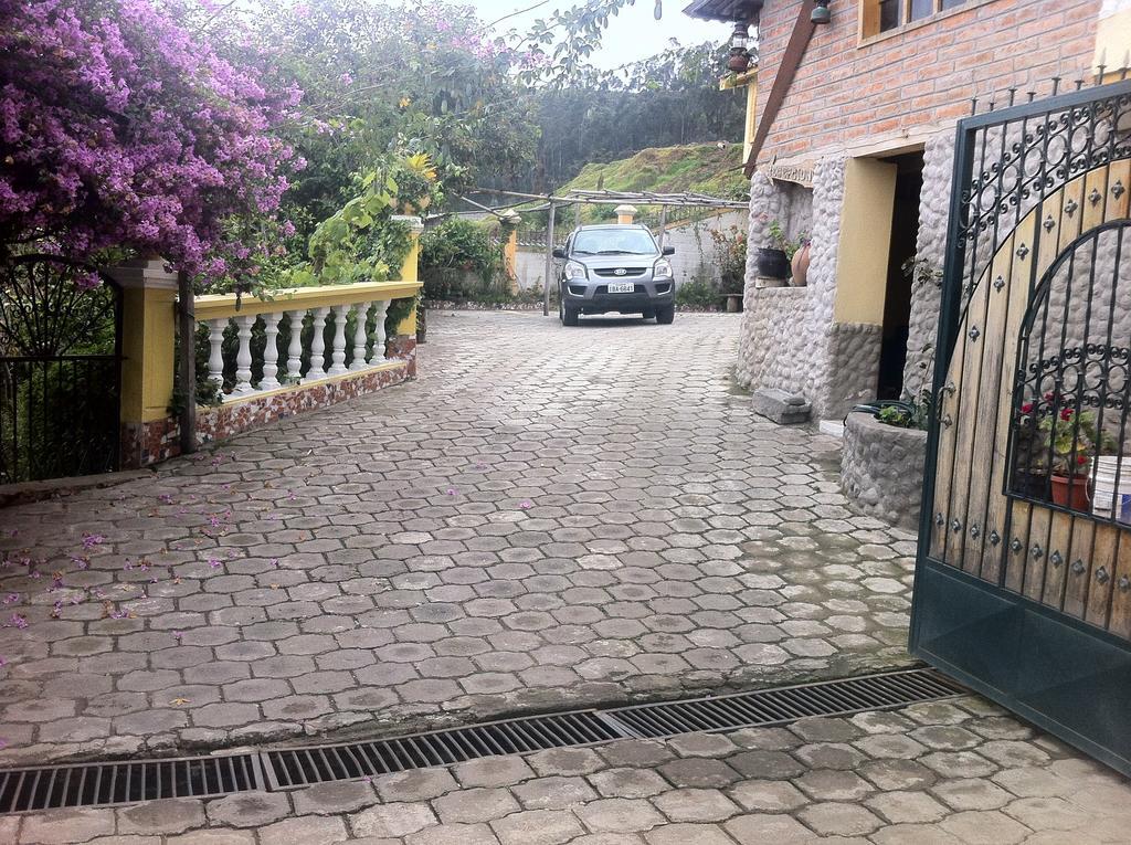 Hostal Curinan โอตาวาโล ภายนอก รูปภาพ