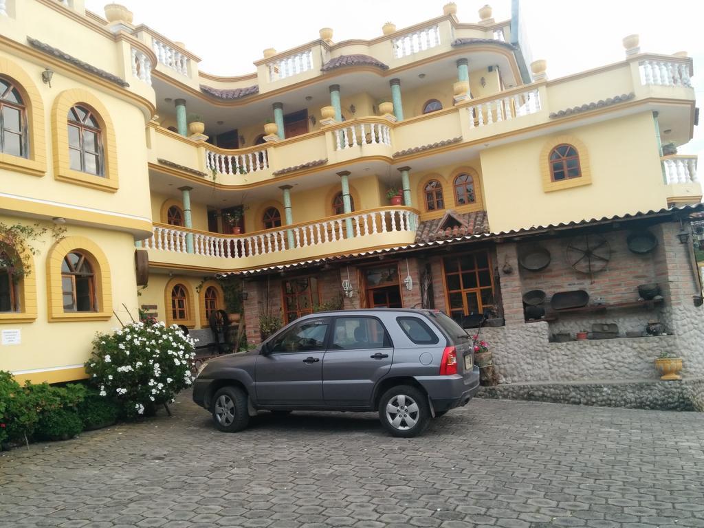 Hostal Curinan โอตาวาโล ภายนอก รูปภาพ