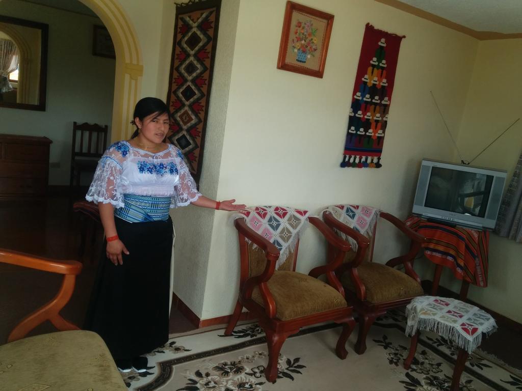 Hostal Curinan โอตาวาโล ภายนอก รูปภาพ