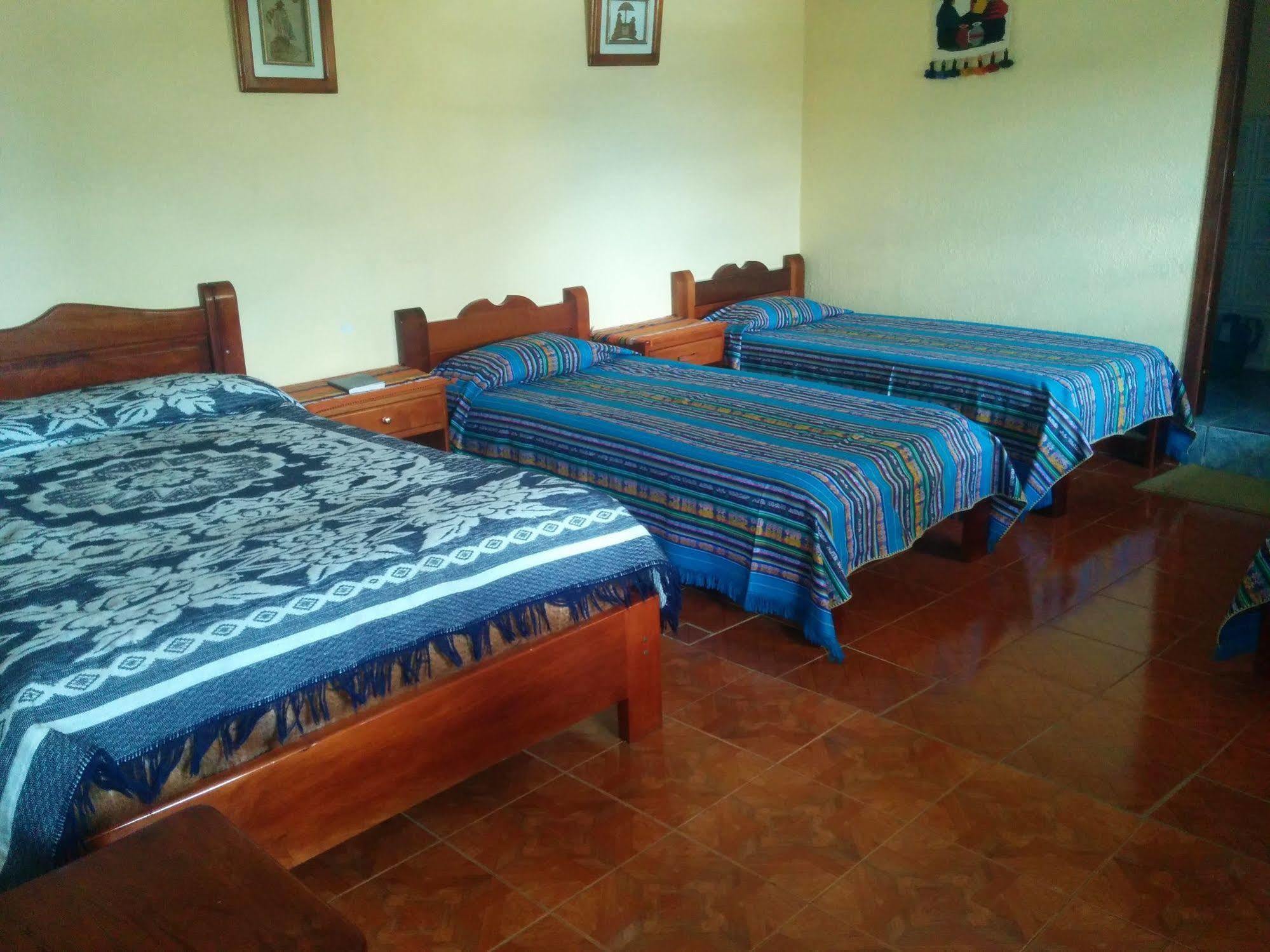 Hostal Curinan โอตาวาโล ภายนอก รูปภาพ
