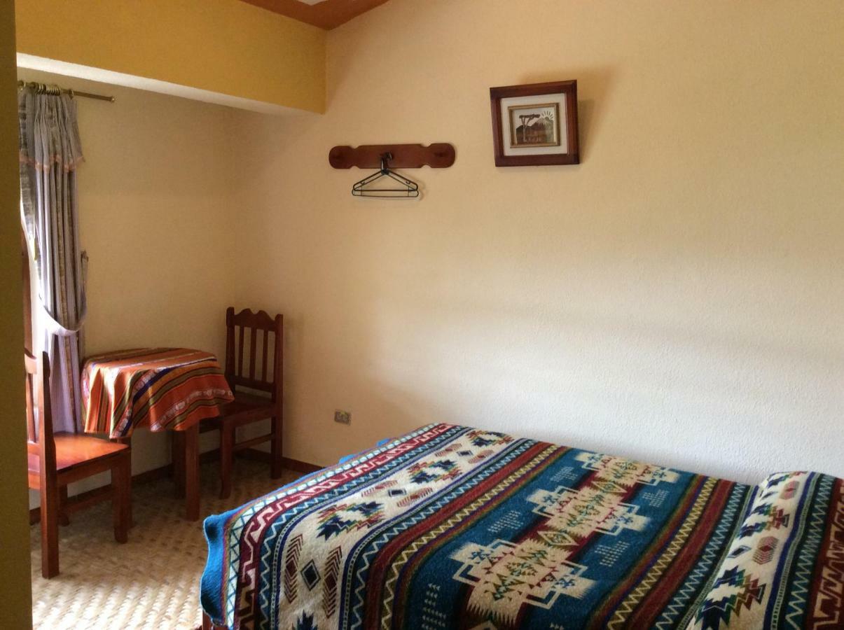 Hostal Curinan โอตาวาโล ภายนอก รูปภาพ