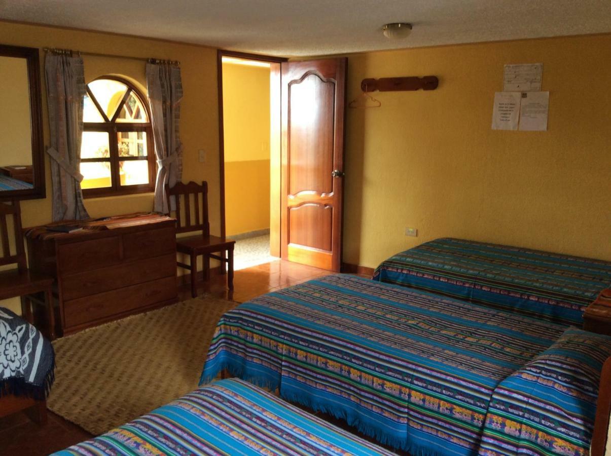 Hostal Curinan โอตาวาโล ภายนอก รูปภาพ