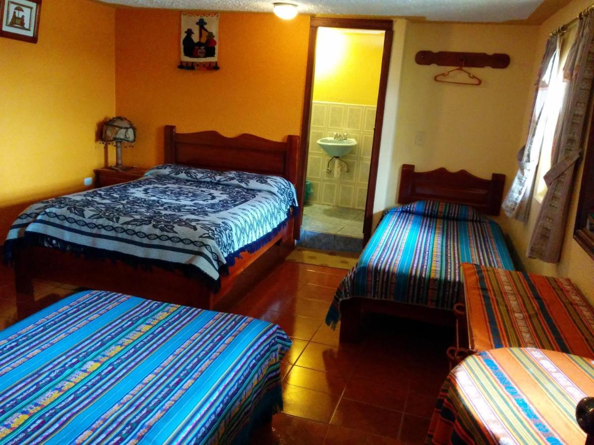 Hostal Curinan โอตาวาโล ภายนอก รูปภาพ