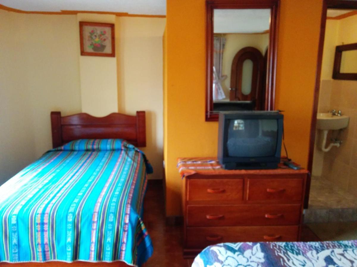 Hostal Curinan โอตาวาโล ภายนอก รูปภาพ